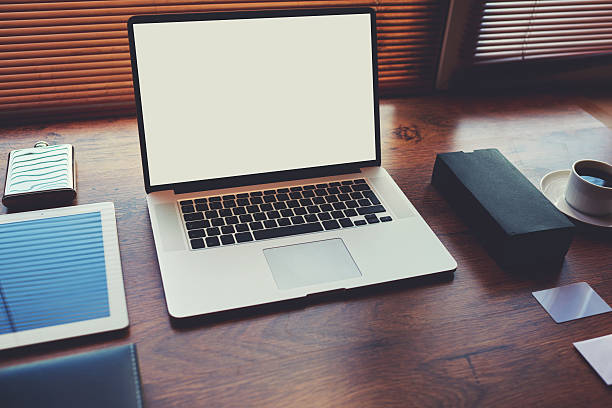 What amenities are offered in top private office spaces in Midtown WA DC?